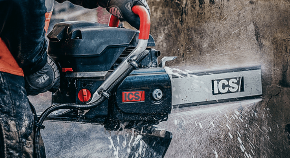 Hydraulic power pack supporting concrete cutting equipment